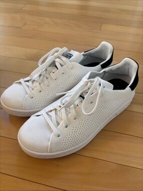 Unisex Adidas Stan Smith White Knit Lace-Up Sneakers with Black Heel Accent